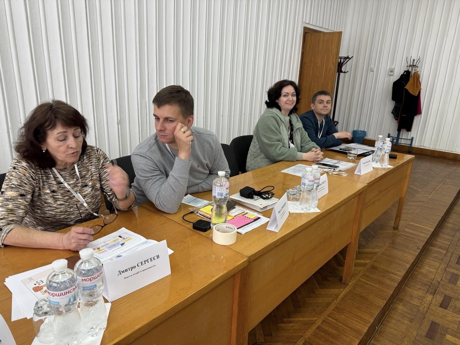 Команда Хабу доброчесності КЗ "Вінницький ліцей №4" поділилася досвідом у Хмельницькому!