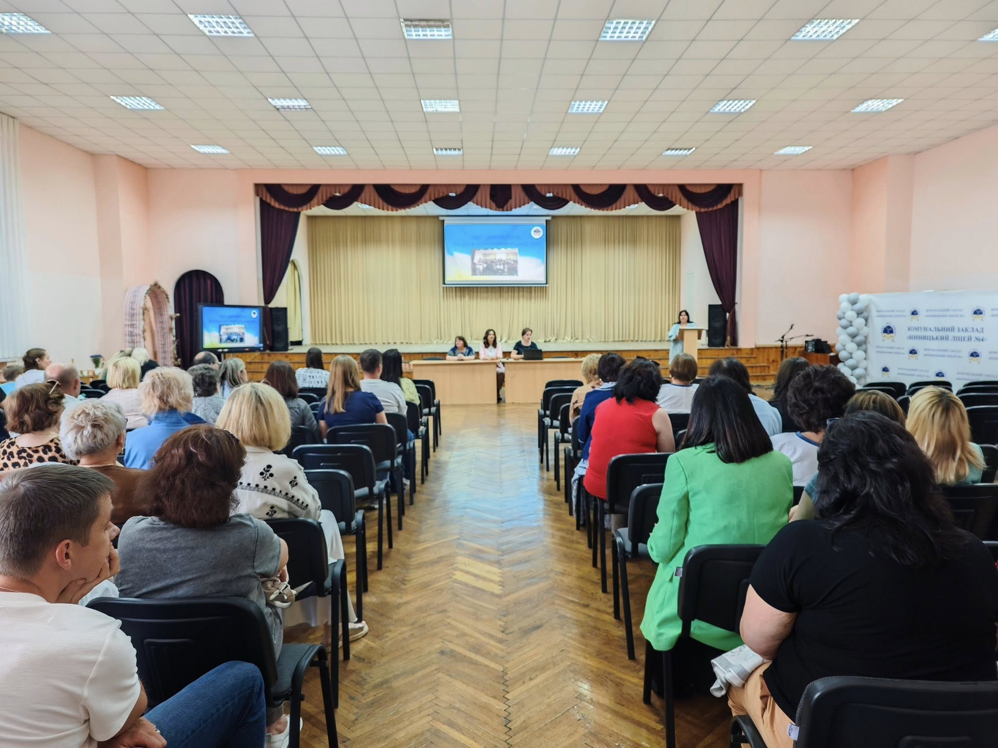 Річний звіт директорки ліцею Ольги Важової