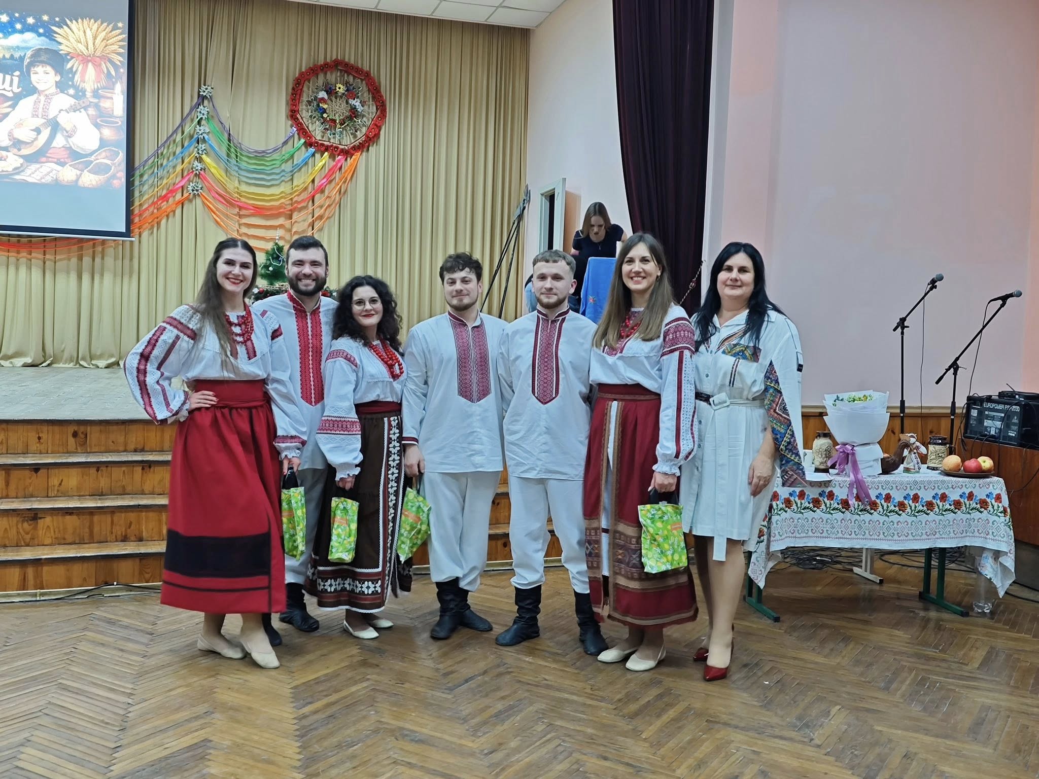 Українські вечорниці у Вінницькому ліцеї №4 - традиція, що єднає покоління!
